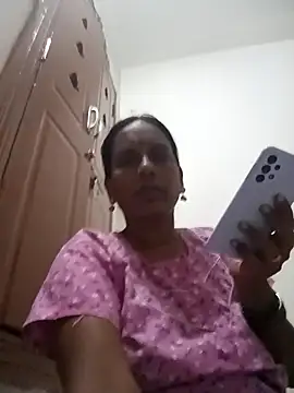 Snapshot of Tamil_Meera12 chatting on February 2, 2025, 3:17 pm Tamil Meera12 online show from February 2, 2025, 3:17 pm