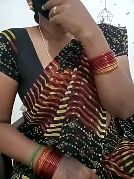 Snapshot of Tamil_Meera12 chatting on February 5, 2025, 5:20 pm Tamil Meera12 online show from February 5, 2025, 5:20 pm