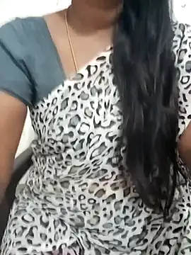 Snapshot of Tamil_Meera12 chatting on February 13, 2025, 5:11 pm Tamil Meera12 online show from February 13, 2025, 5:11 pm
