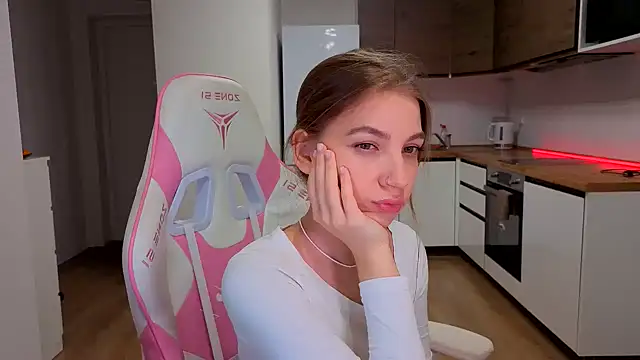 Enjoy everymoment  online show from March 18, 2026, 4:52 pm