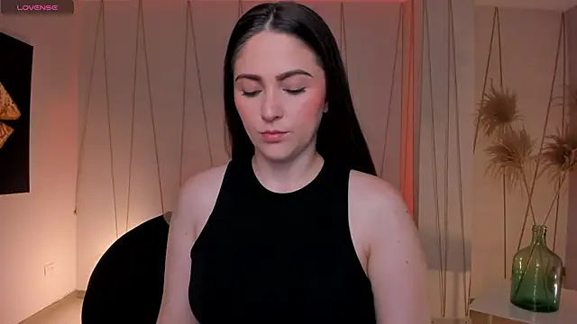 BeccaBaxter online show from June 11, 2026, 12:24 pm