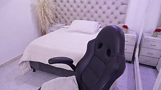 JhoanLeandro online show from April 2, 2026, 5:25 am