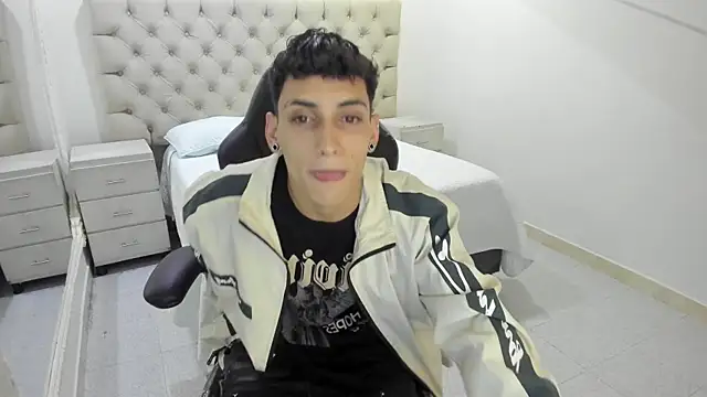 JhoanLeandro online show from January 7, 2026, 5:12 am