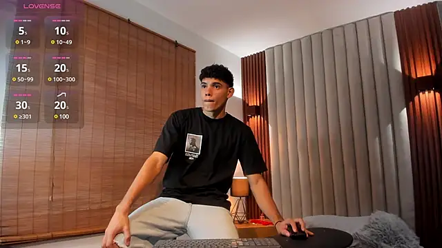 Snapshot of Justin_mack chatting on March 11, 2025, 12:06 pm Justin mack online show from March 11, 2025, 12:06 pm