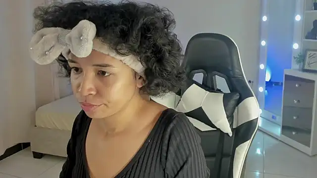 leahaltomm online show from February 16, 2025, 7:05 pm