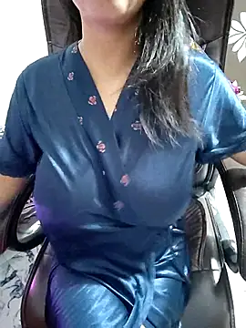 Snapshot of Babybird chatting on February 8, 2026, 3:32 pm Babybird online show from February 8, 2026, 3:32 pm