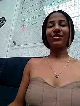 Snapshot of vicky_bass chatting on March 11, 2025, 5:35 pm vicky bass online show from March 11, 2025, 5:35 pm