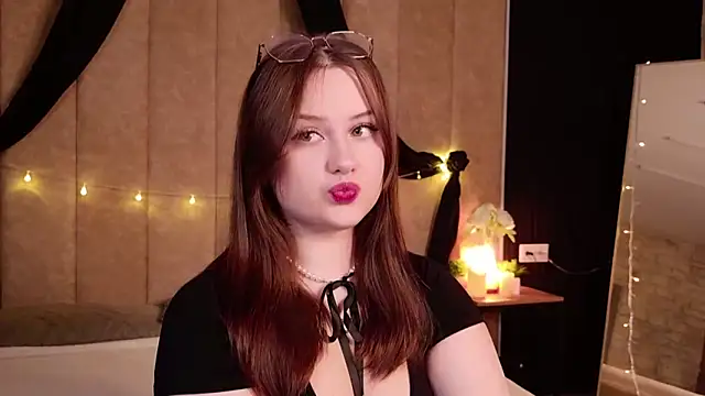 Kendra Parlow online show from October 15, 2025, 8:28 pm