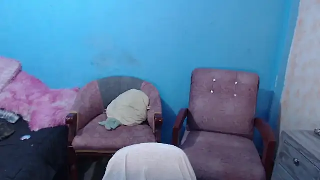 Snapshot of EstefyTabbo chatting on February 23, 2026, 8:31 pm EstefyTabbo online show from February 23, 2026, 8:31 pm