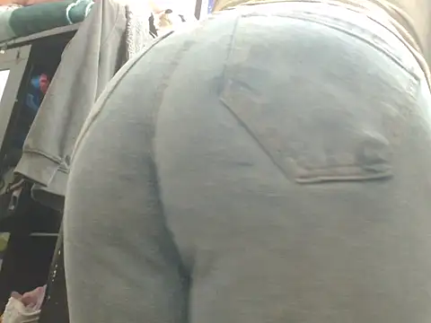 Siblleyx online show from April 22, 2026, 9:54 pm