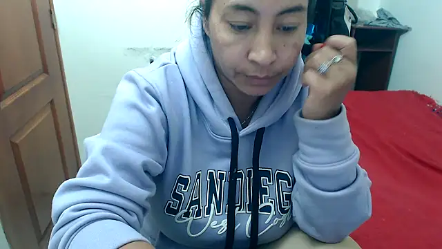 Snapshot of Siblleyx chatting on March 18, 2025, 12:30 am Siblleyx online show from March 18, 2025, 12:30 am