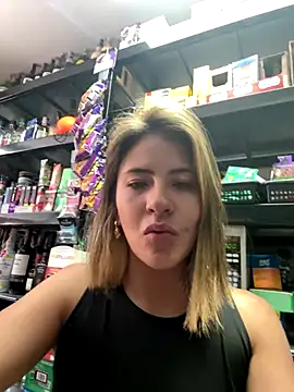 Andrea18 blonde online show from November 3, 2025, 3:37 pm