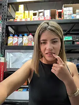 Andrea18 blonde online show from January 7, 2026, 5:29 pm