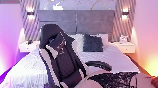 Snapshot of whiteatenea chatting on September 22, 2025, 1:55 am whiteatenea online show from September 22, 2025, 1:55 am