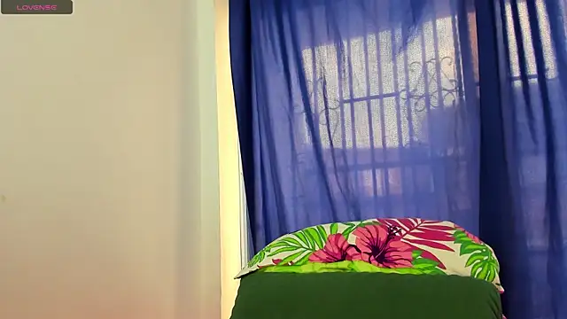 Karla Dior7 online show from October 25, 2025, 5:57 pm