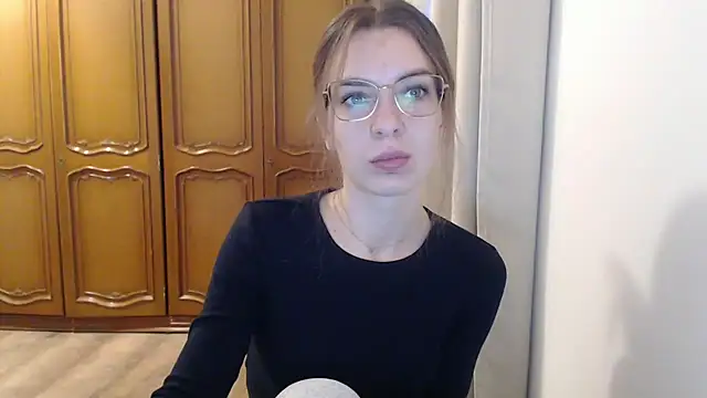 aurora lust online show from November 18, 2025, 6:28 am