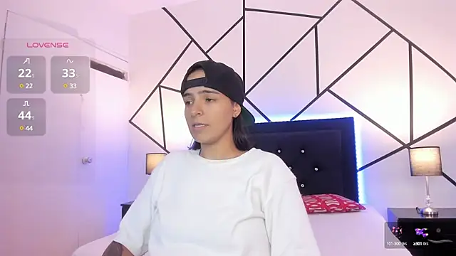 Liiam smith  online show from March 11, 2025, 4:18 pm