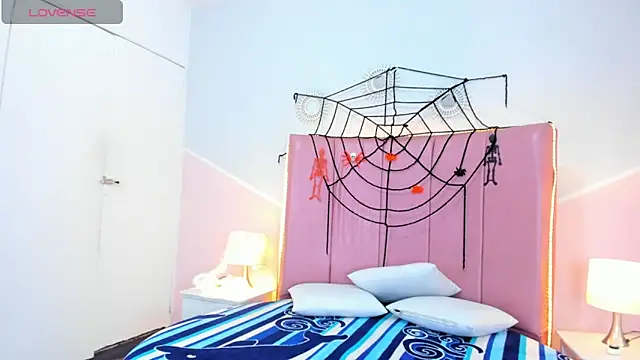 Liiam smith  online show from October 29, 2025, 1:10 pm