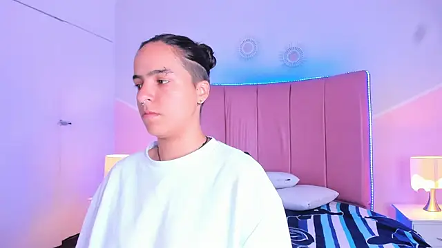 Liiam smith  online show from September 11, 2025, 1:11 pm