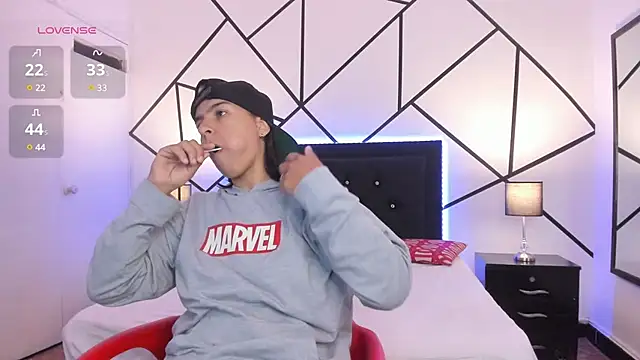 Liiam smith  online show from March 6, 2025, 11:58 am