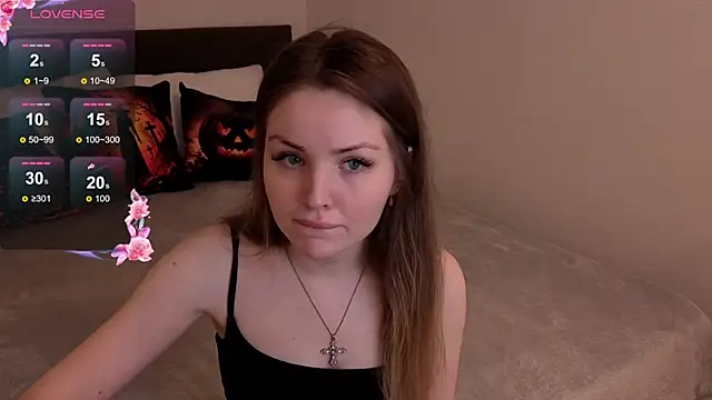 Lora Rosee online show from November 27, 2025, 2:06 pm