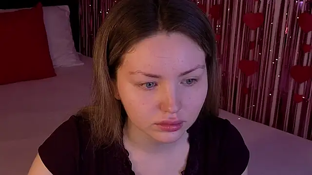 Lora Rosee online show from May 29, 2026, 2:23 pm