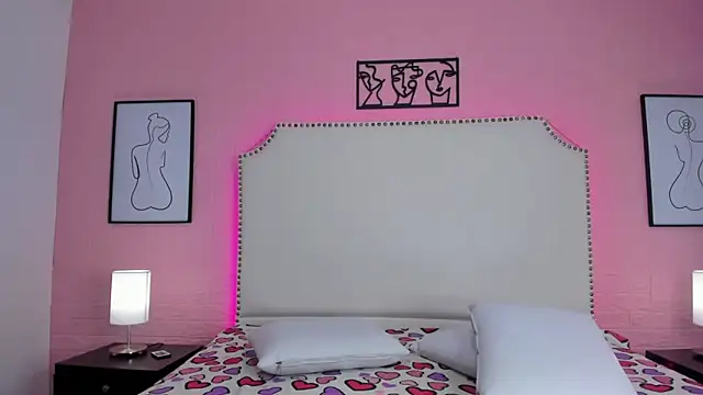  Emma whiitee  online show from October 13, 2025, 1:12 pm