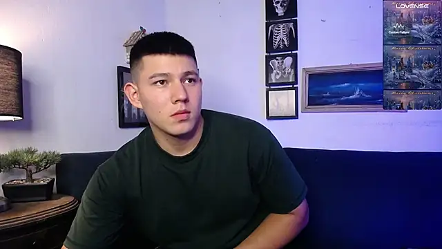 JamesCr  online show from December 16, 2025, 12:37 am