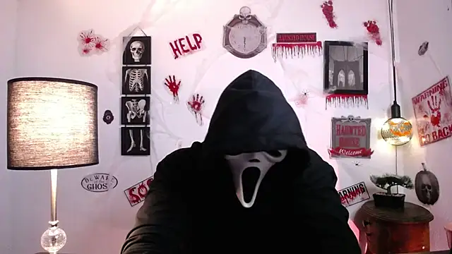 Snapshot of JamesCr_ chatting on October 25, 2025, 1:38 am JamesCr online show from October 25, 2025, 1:38 am