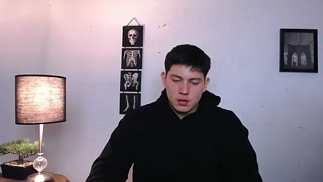 Snapshot of JamesCr_ chatting on November 22, 2025, 1:48 am JamesCr online show from November 22, 2025, 1:48 am