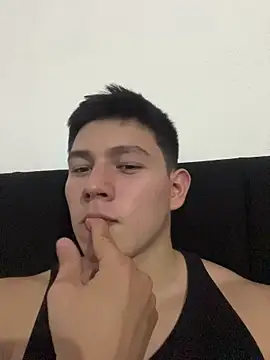 JamesCr  online show from June 12, 2026, 12:19 am