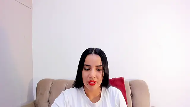 Snapshot of Violetta_0 chatting on March 1, 2025, 4:33 pm Violetta 0 online show from March 1, 2025, 4:33 pm