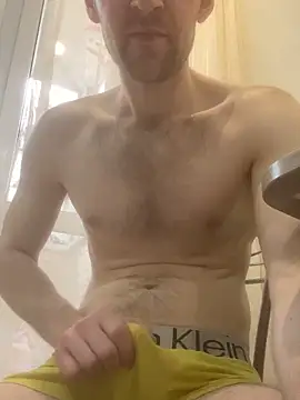 LynnAhNight online show from March 21, 2026, 5:08 am