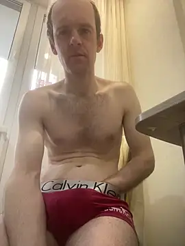 LynnAhNight online show from April 10, 2026, 3:57 am