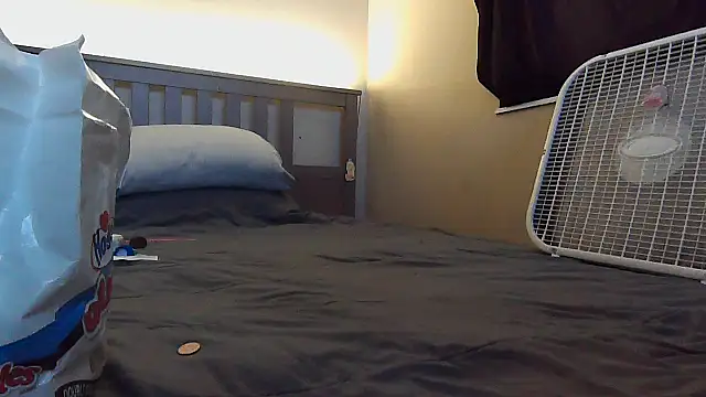 babypopinallnigh35 online show from September 13, 2025, 10:43 pm