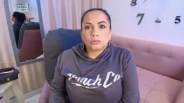 Snapshot of GochitaWild chatting on November 9, 2025, 1:26 pm GochitaWild online show from November 9, 2025, 1:26 pm