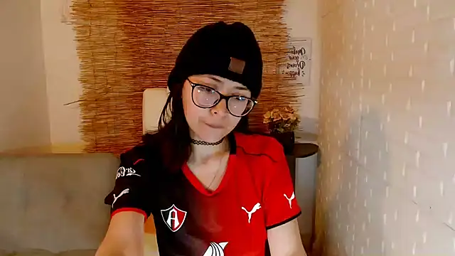 Luna 7 777 online show from March 3, 2025, 4:32 am