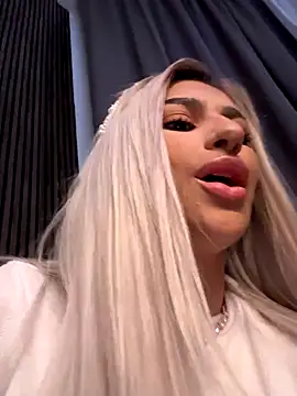 KarlaBart online show from October 4, 2025, 7:26 pm