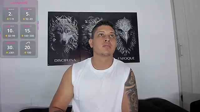 Snapshot of JohanSmith chatting on September 19, 2025, 12:14 am JohanSmith online show from September 19, 2025, 12:14 am