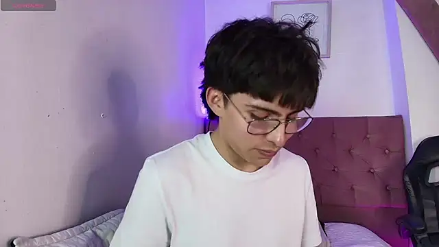 PepperTwink online show from November 5, 2025, 4:32 pm