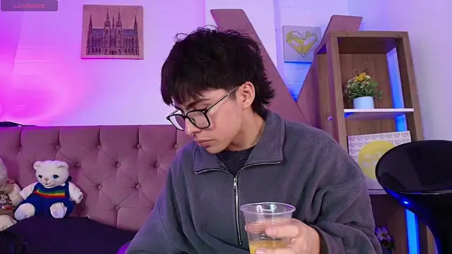 PepperTwink online show from February 3, 2026, 4:01 pm