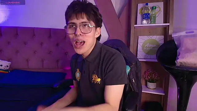 PepperTwink online show from October 6, 2025, 4:08 pm