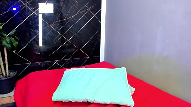 maddie 18 online show from March 19, 2025, 3:19 pm