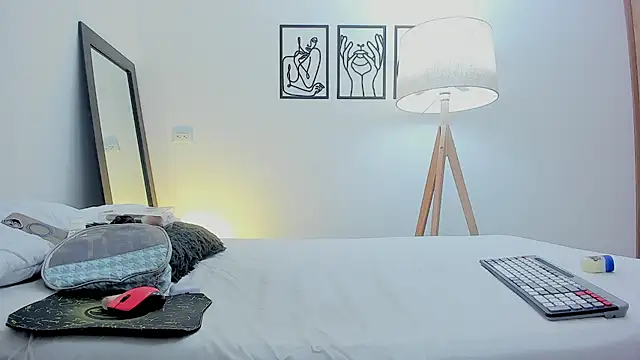 Snapshot of andrea_cherryy chatting on February 3, 2026, 11:48 am andrea cherryy online show from February 3, 2026, 11:48 am