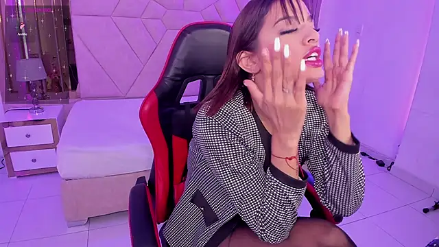 PamelaAddams  online show from January 18, 2026, 5:11 am