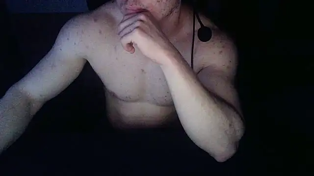 kissspls online show from March 8, 2025, 8:14 pm