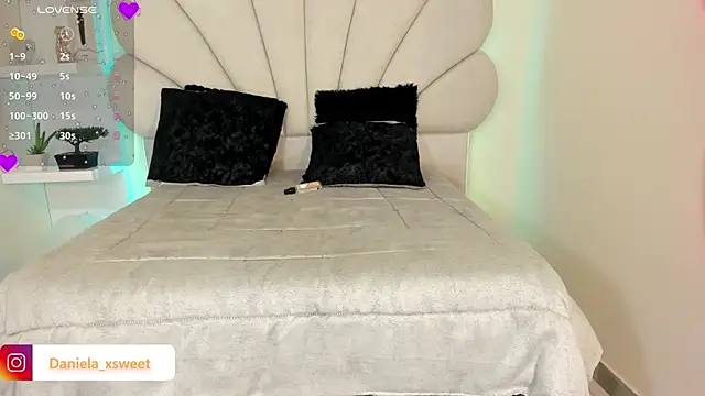 Danielaangelina online show from October 19, 2025, 6:16 am