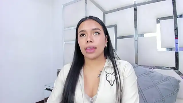 ZoeWan69 online show from March 27, 2026, 2:40 pm