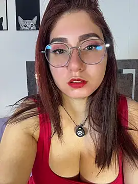 Anniferreira2 online show from April 22, 2026, 9:38 am