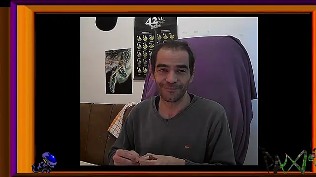 Snapshot of ReyDeBotones chatting on November 8, 2025, 12:47 am ReyDeBotones online show from November 8, 2025, 12:47 am